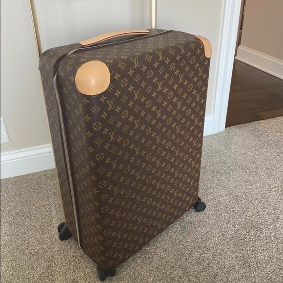 Louis Vuitton Horizon 70 Monogram. Size